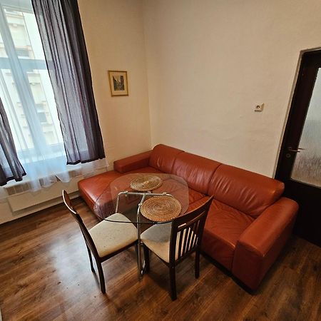 Apartments Zizkov 2C Prague Luaran gambar
